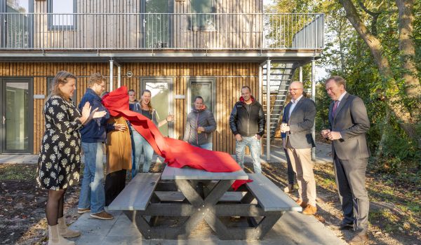 Geslaagd opleverfeest voor bewoners Tiny Houses