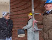Feestelijke starthandeling met bewoners De Haven in Bunschoten